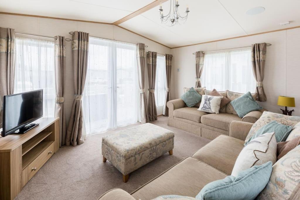 사우스 체르니 Waters Edge, Hoburne Cotswolds 빌라 외부 사진