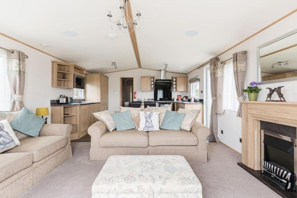 사우스 체르니 Waters Edge, Hoburne Cotswolds 빌라 외부 사진