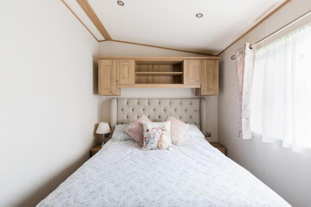 사우스 체르니 Waters Edge, Hoburne Cotswolds 빌라 외부 사진