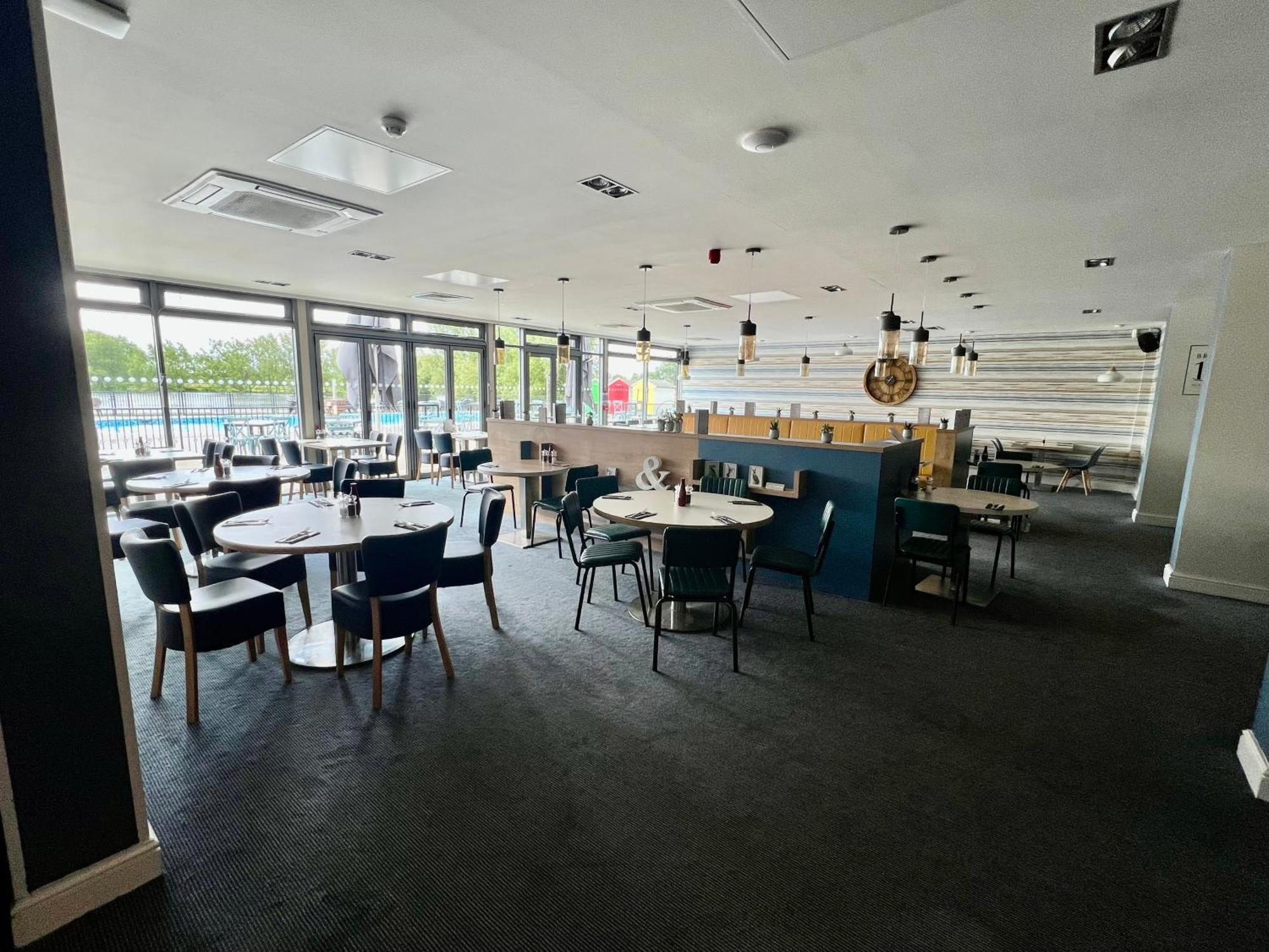 사우스 체르니 Waters Edge, Hoburne Cotswolds 빌라 외부 사진